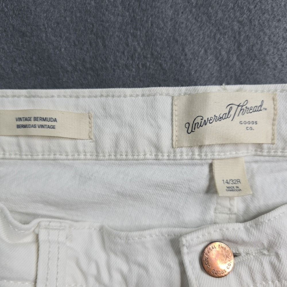 Universal Thread Women's Vintage Bermuda Jean Shorts Size 14 White EUC raw Hem - Picture 5 of 11